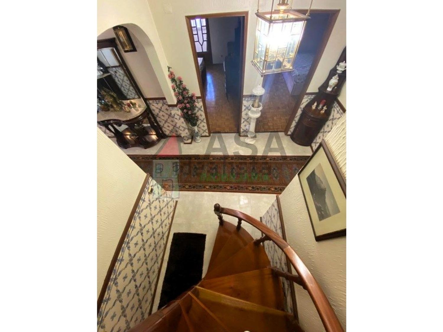 小楼房或独栋别墅出售在Rua Santo Estevão, 194 - 详情