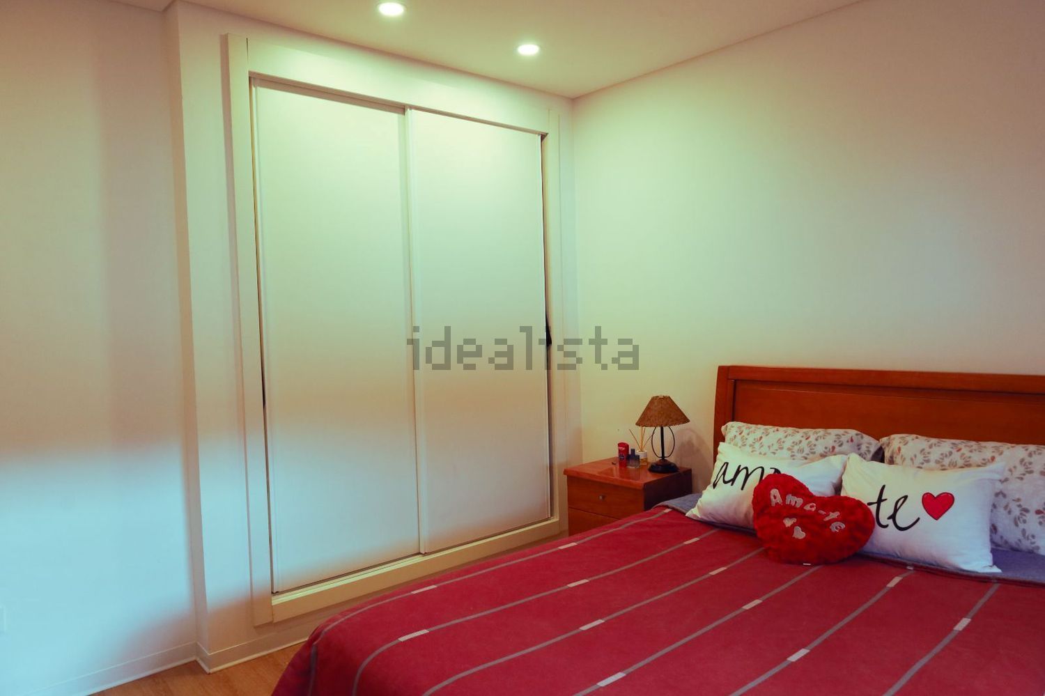 小楼房或独栋别墅出售在Dois Portos e Runa - 卧室