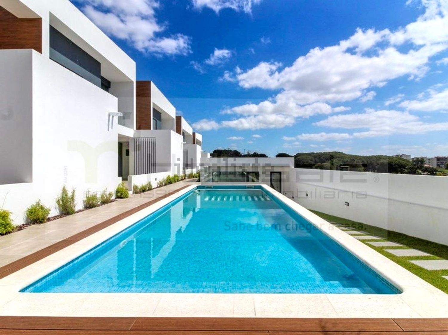 小楼房或独栋别墅出售在Rua Marechal Craveiro Lopes, 43 - 游泳池