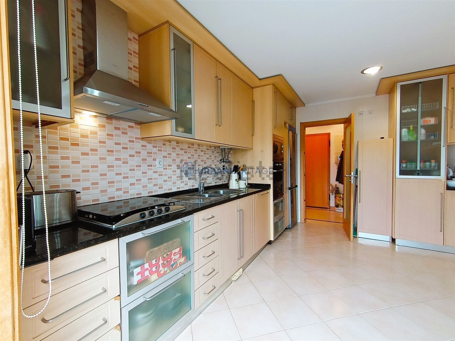 公寓 t2出售在Rua Helena Sá da Costa, 9 - 厨房