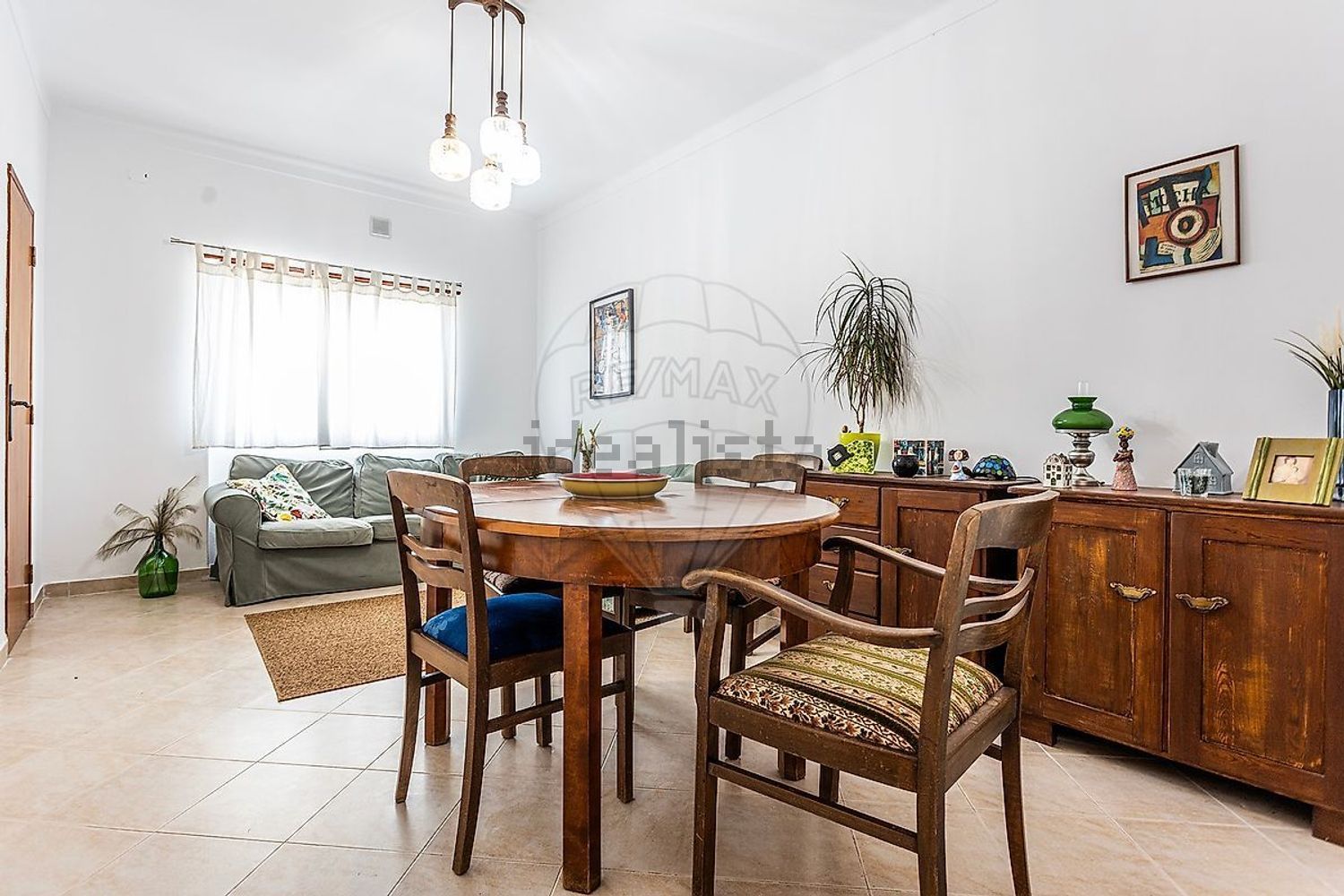 小楼房或独栋别墅出售在Rua dos Salgueirinhos - 客厅