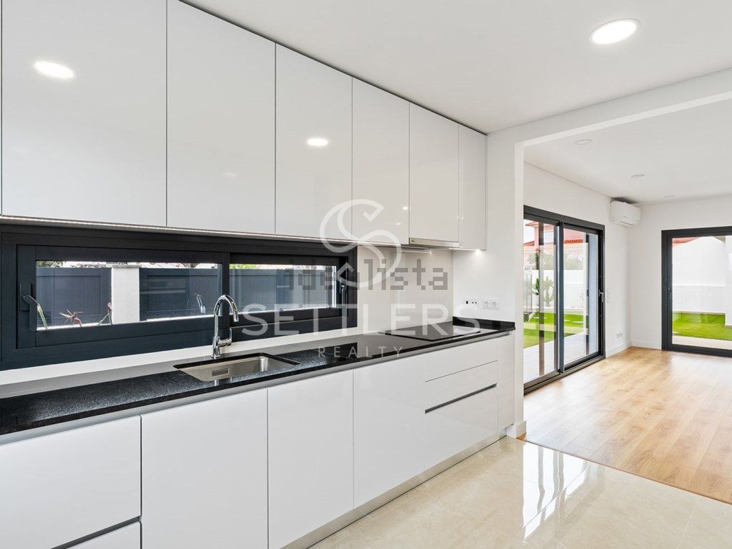 双拼别墅出售在Porto Salvo - 厨房