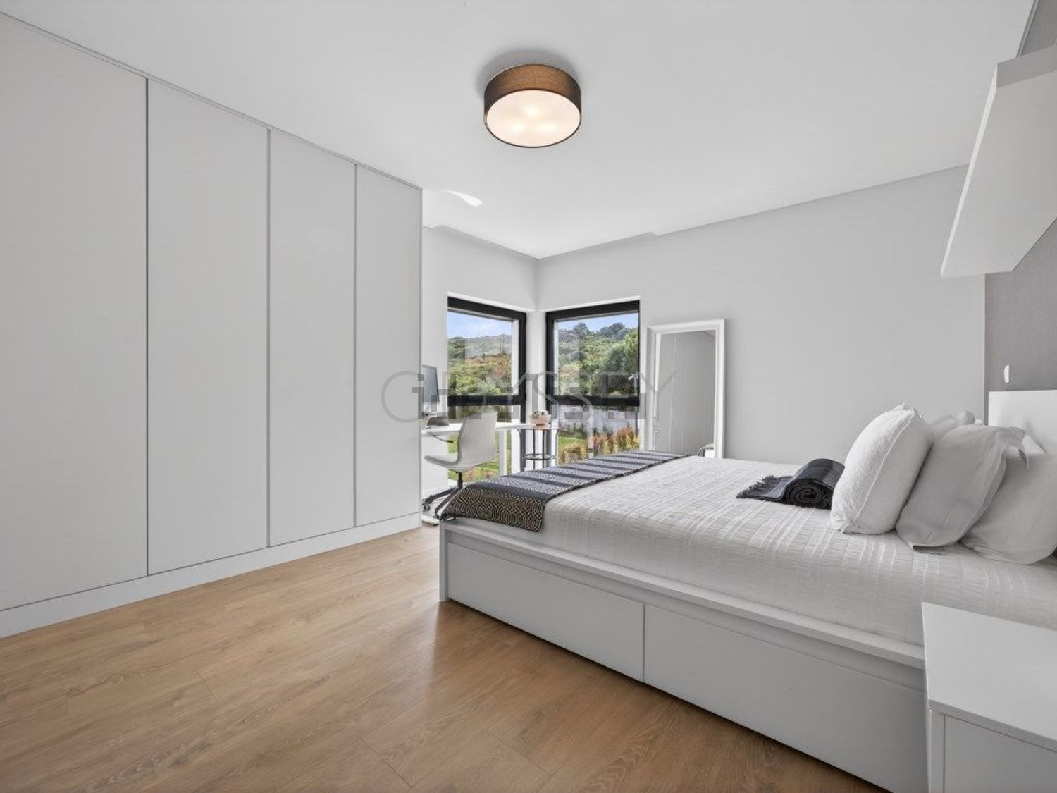 小楼房或独栋别墅出售在Rua da Colina - 卧室