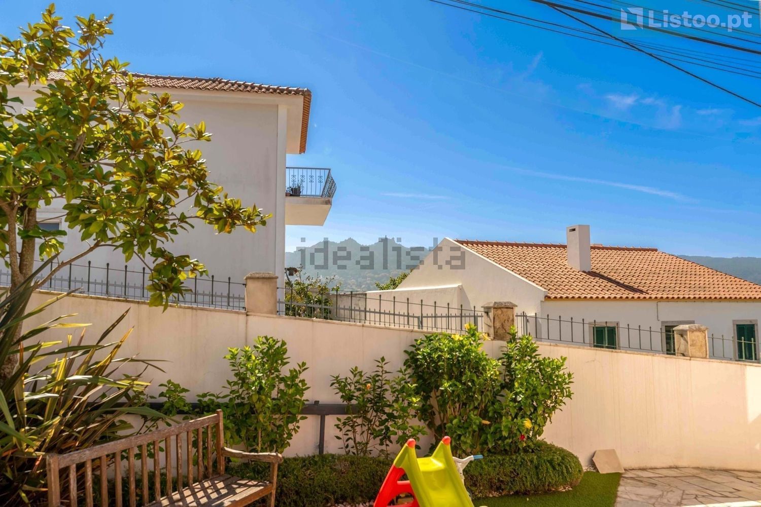 小楼房或别墅出售在Rua Dom António Correia de Sá - 外立面