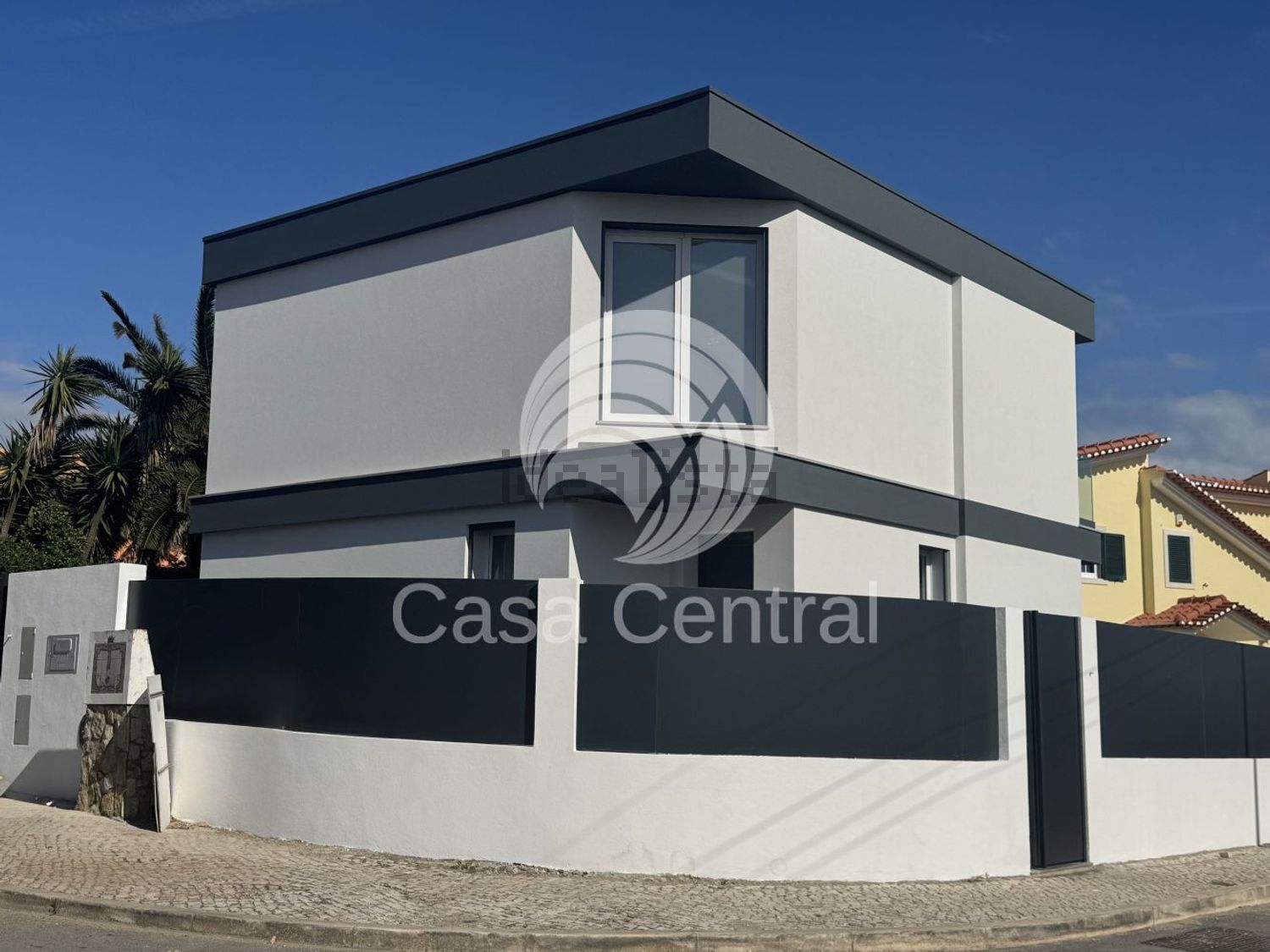 小楼房或独栋别墅出售在Rua Pax Julia, 25 - 外立面