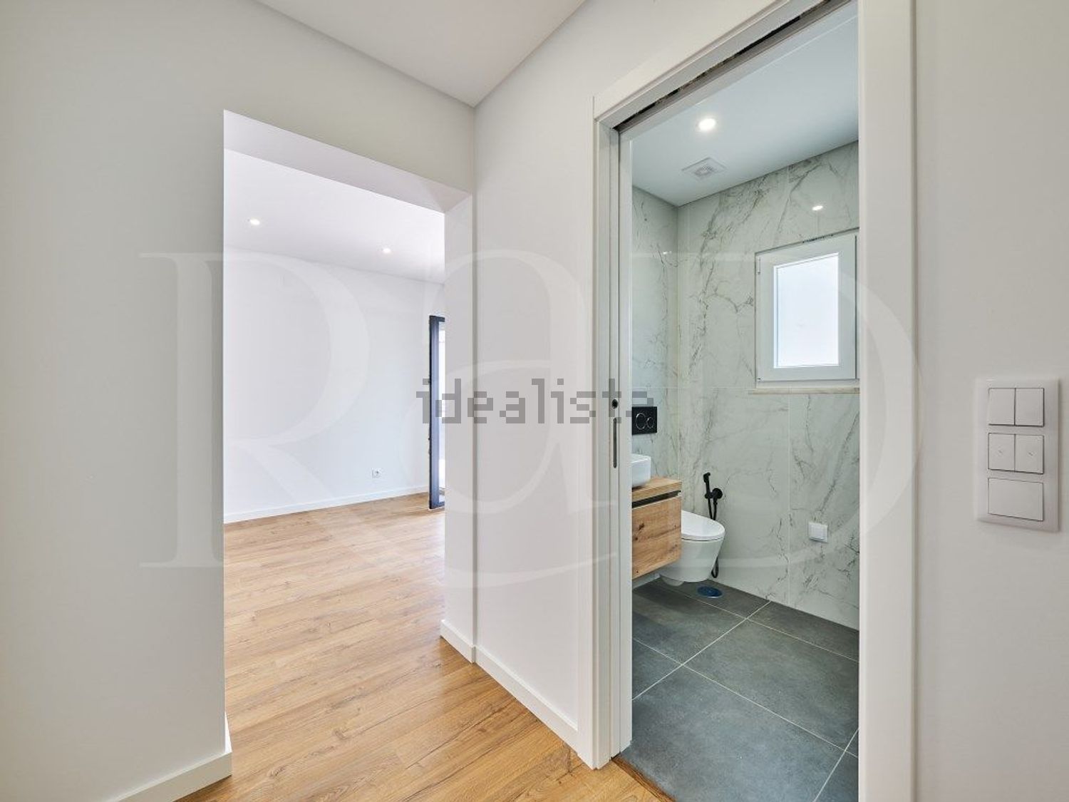 小楼房或独栋别墅出售在Rua do Massapêz, 43 - 试衣间