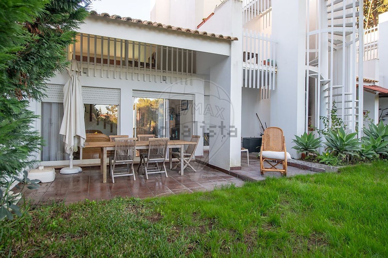 小楼房或独栋别墅出售在Rua de Alcoutim, 285 - 阳台