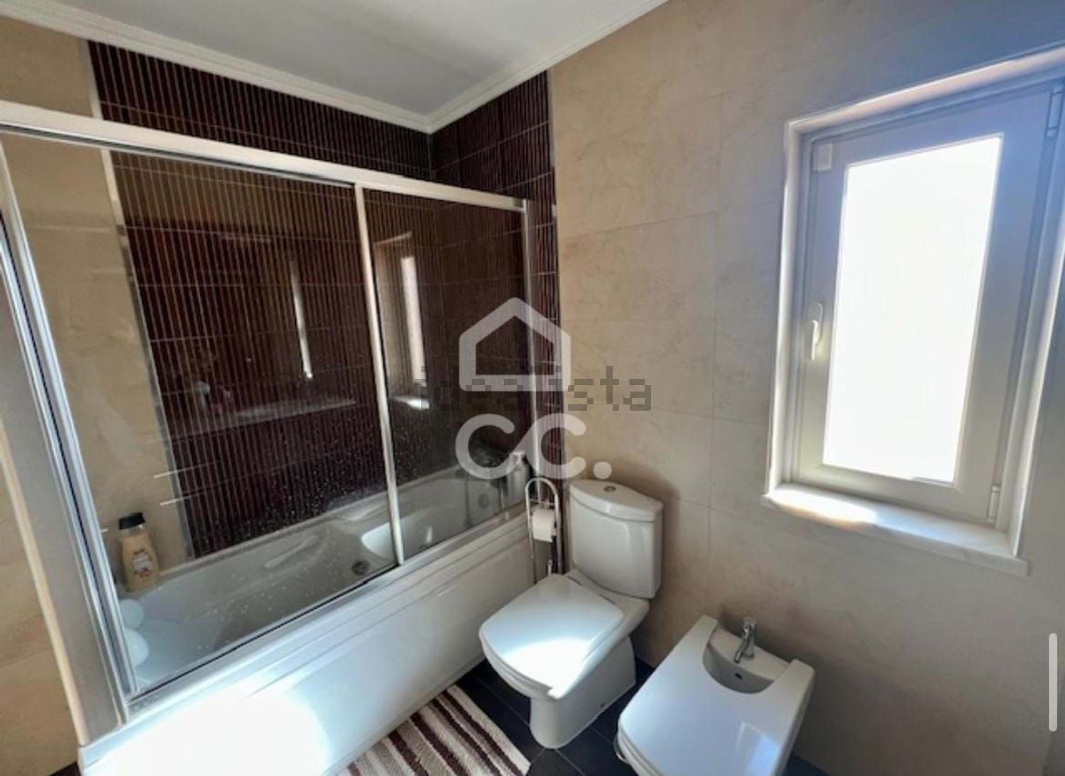 小楼房或独栋别墅出售在Milharado - 卫生间