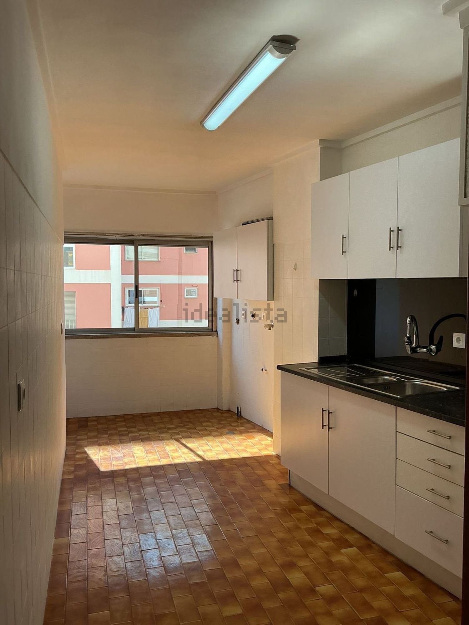 公寓 t1出售在Rua Adriano José da Silva s/n - 厨房