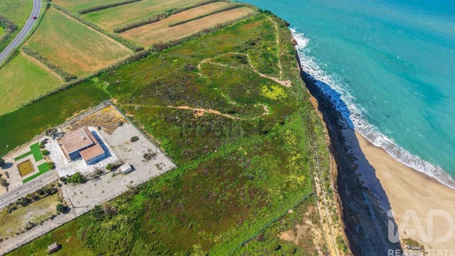 小楼房或独栋别墅出售在Encarnação - 视线