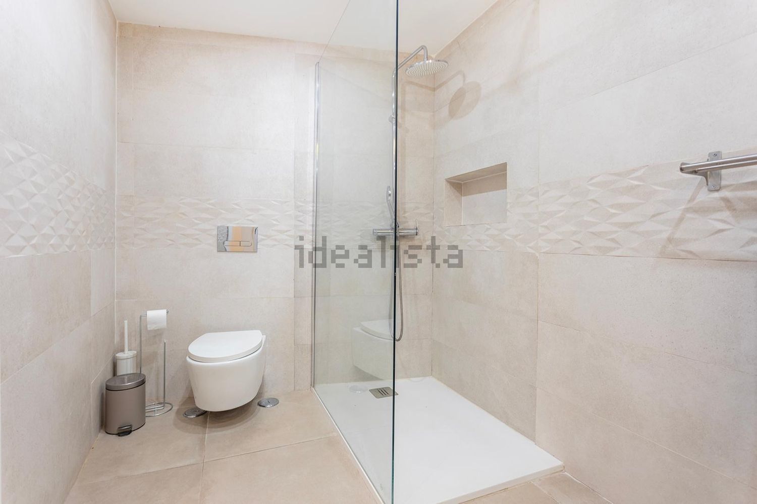 出租小楼房或独栋别墅在Largo das Olarias, 6 - 卫生间