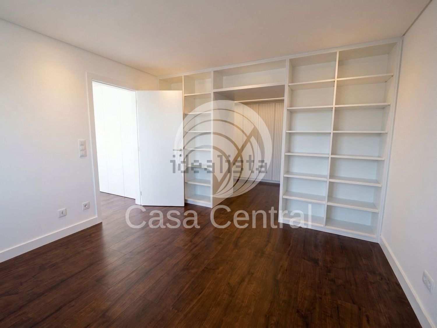 小楼房或独栋别墅出售在Rua Pax Julia, 25 - 试衣间