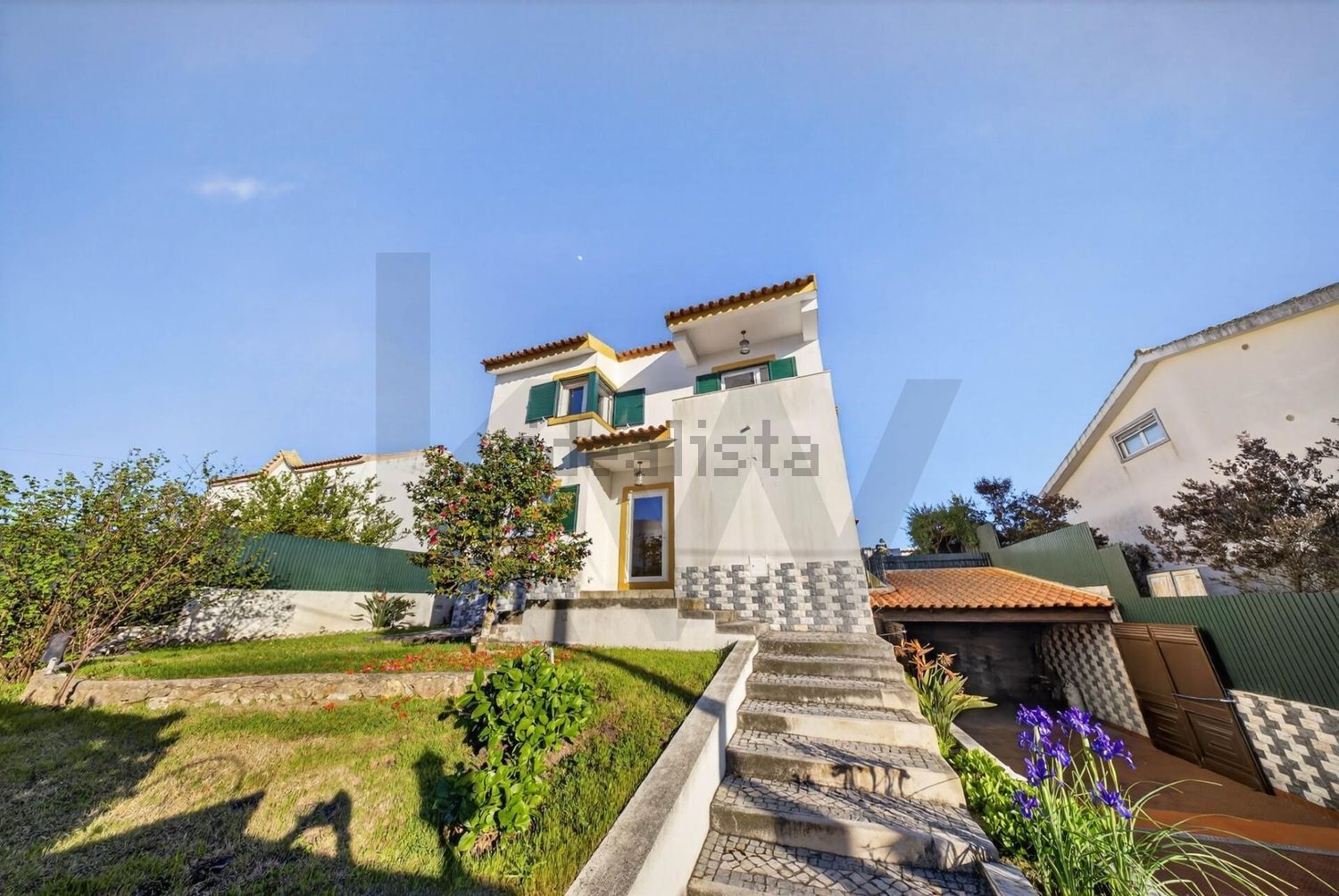 小楼房或独栋别墅出售在Rua da Mesquita s/n - 外立面