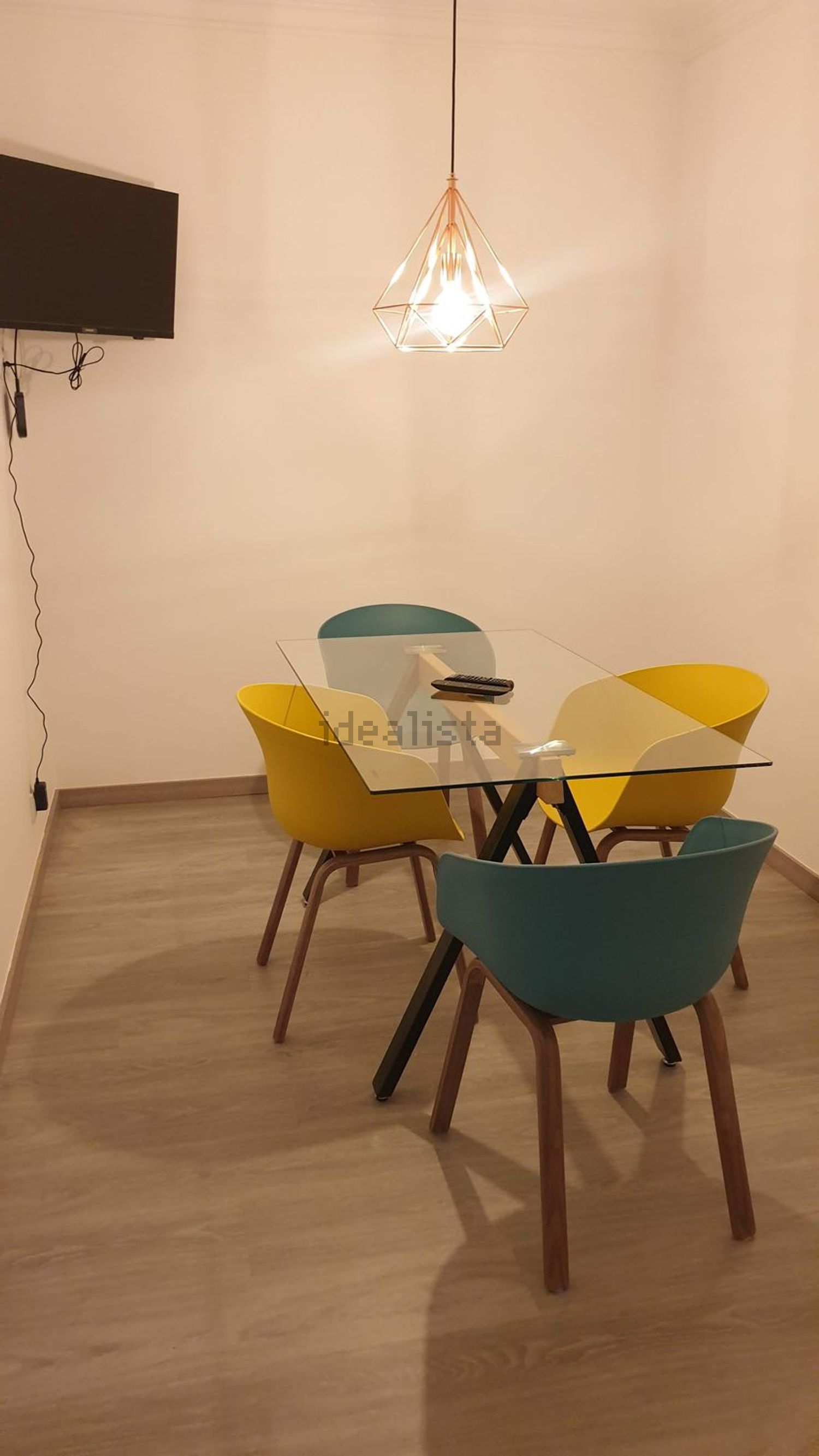 出租房间在Rua Padre Américo, 8 - 客厅