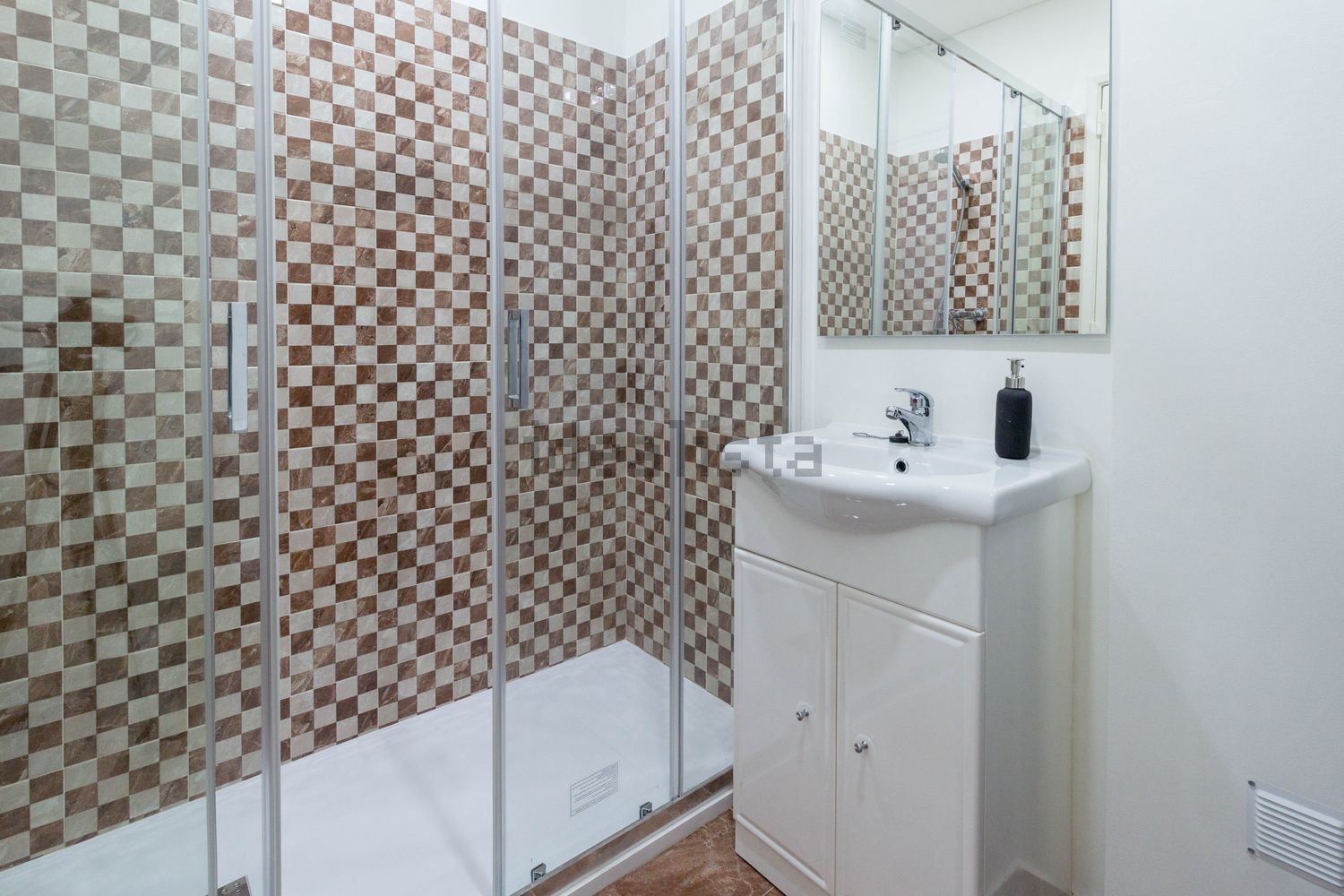 出租房间在Rua Elias Garcia, 160 - 卫生间