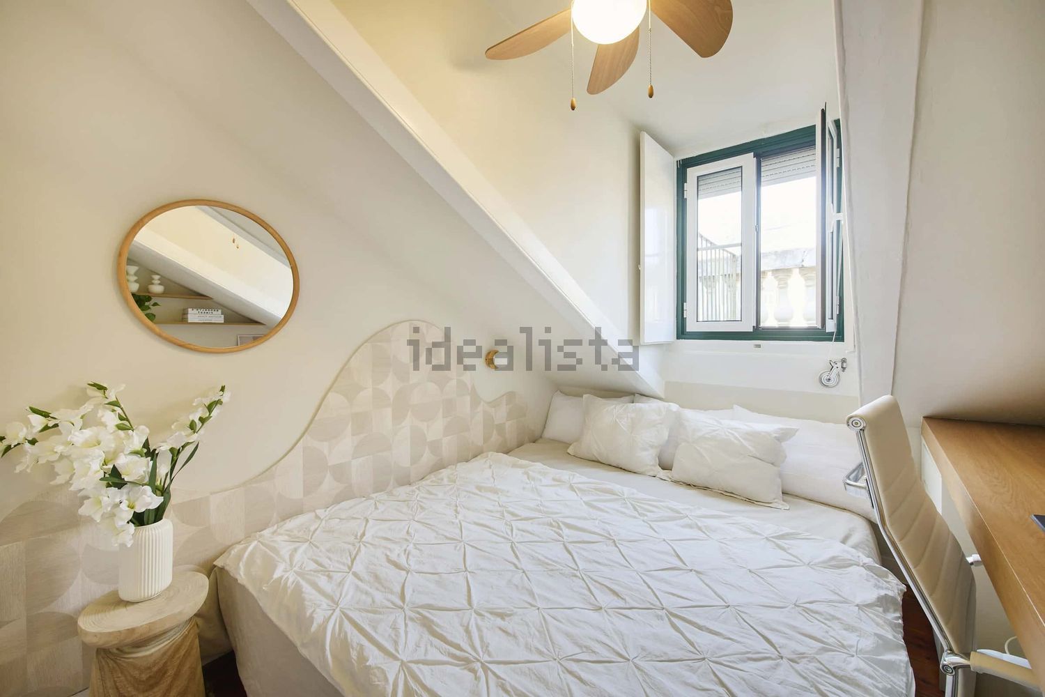 出租房间在Largo Vitorino Damásio, 2 - 卧室