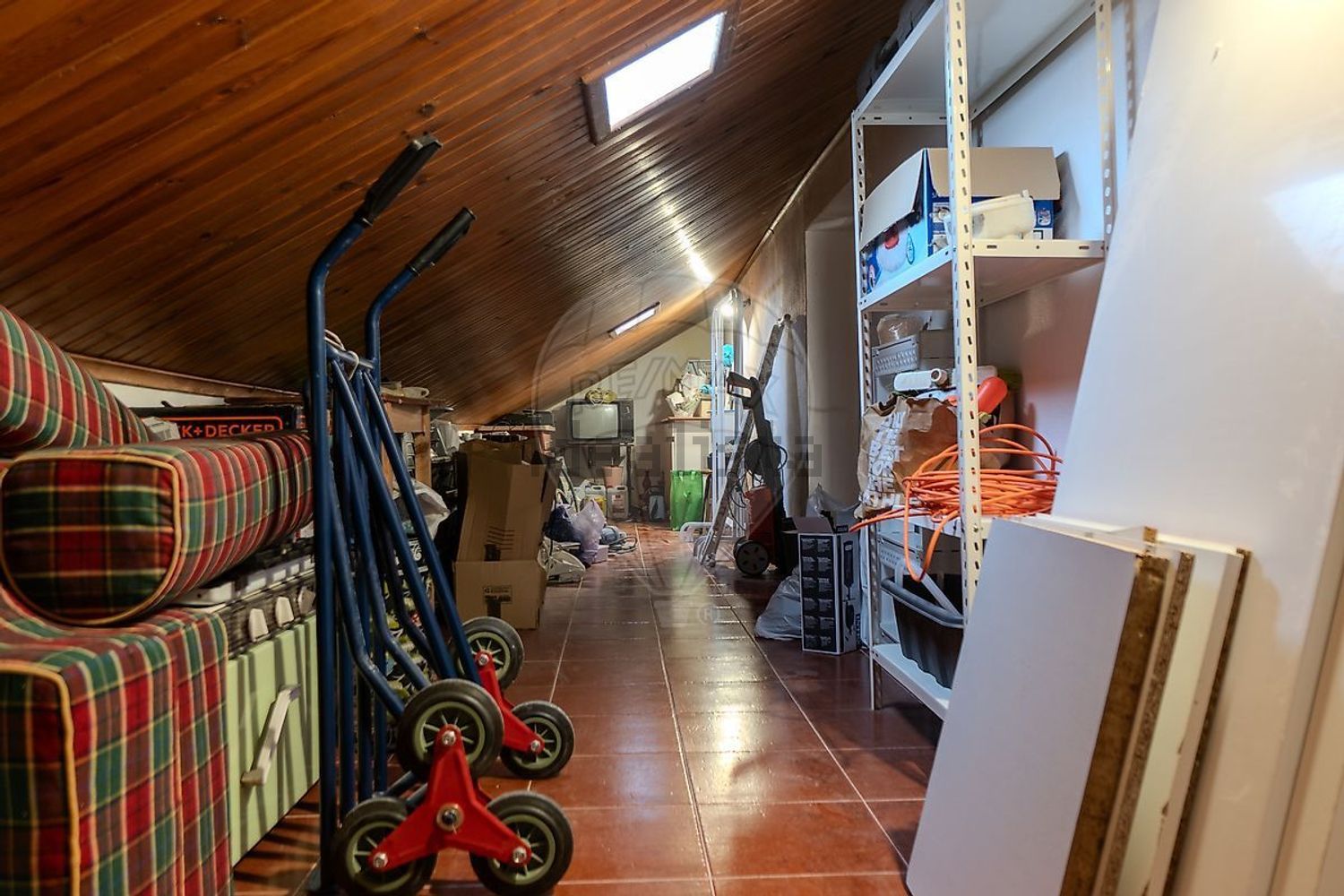 小楼房或独栋别墅出售在São Quintino - 共同区域