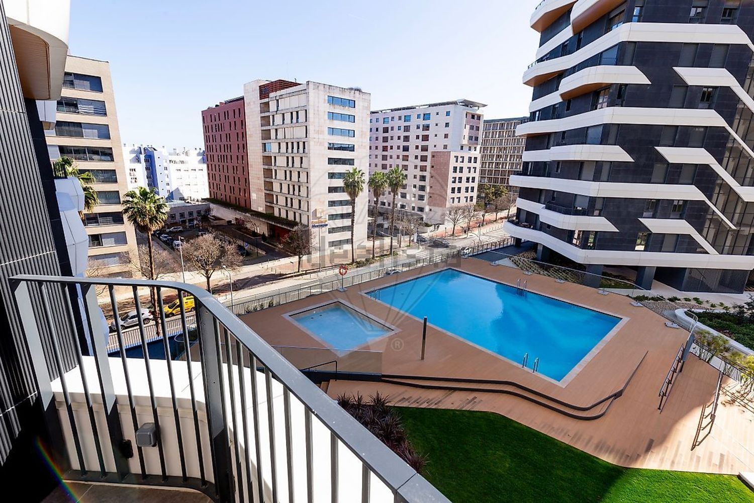 出租公寓 t2在Avenida Fernando Pessoa - 游泳池