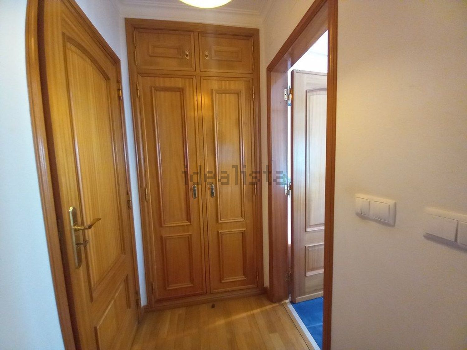 小楼房或独栋别墅出售在Rua do Cerrado das Tramagueiras - 过道