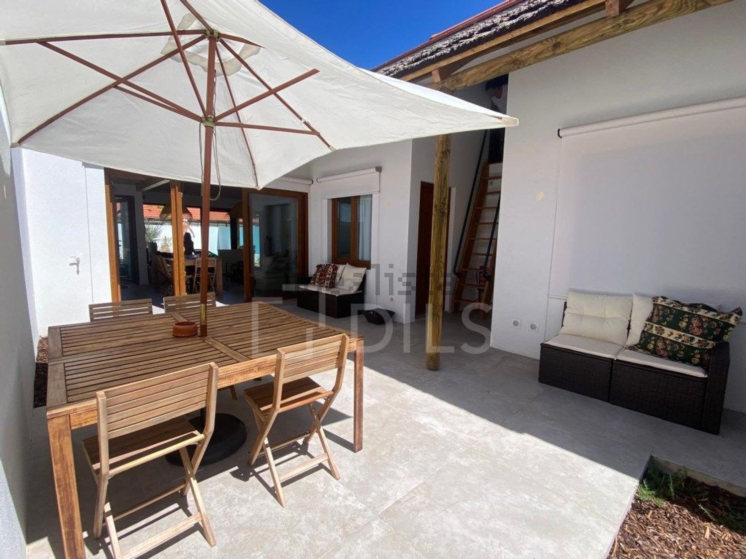 小楼房或独栋别墅出售在Rua da Eira - 阳台