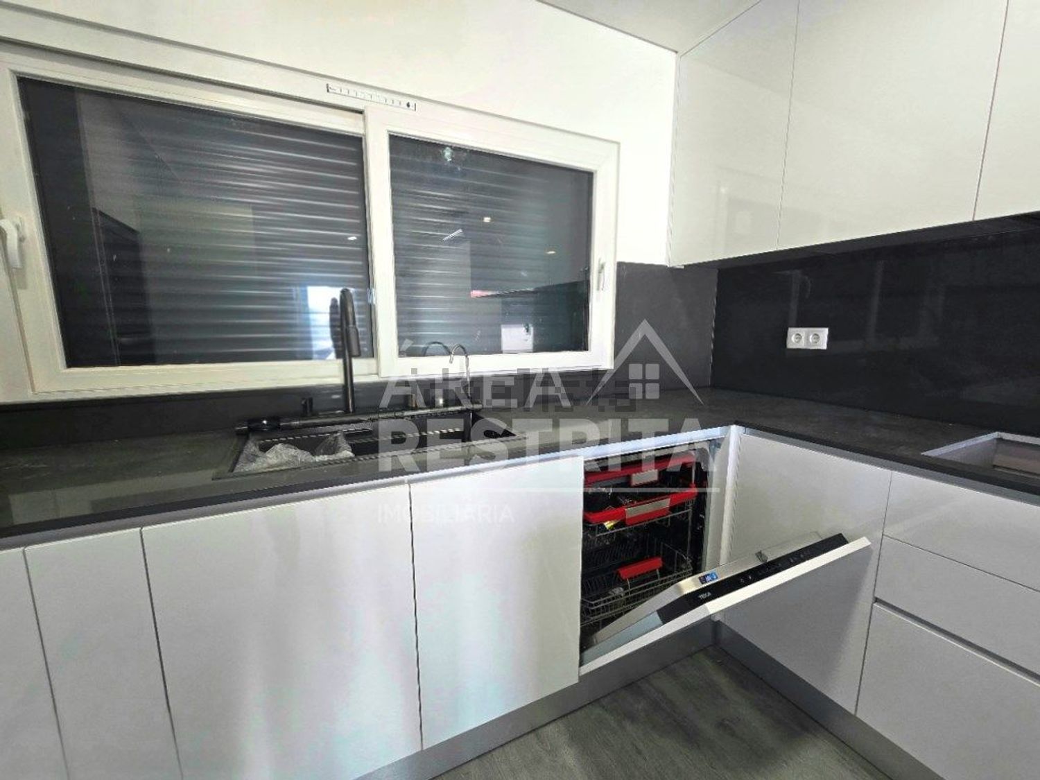 小楼房或独栋别墅出售在Rua Nova da Jardia - 厨房