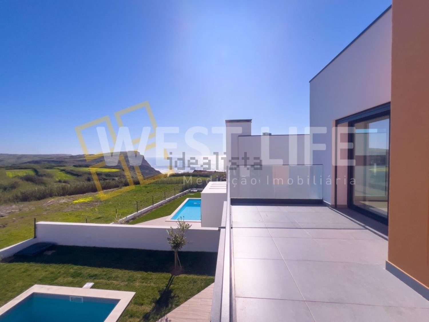 小楼房或独栋别墅出售在São Pedro da Cadeira - 照片