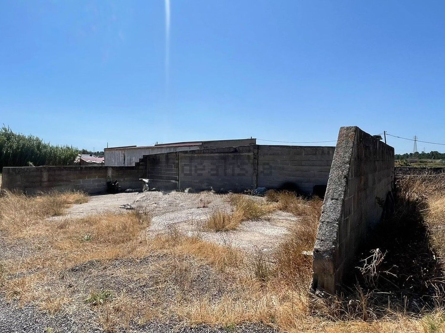 小楼房或独栋别墅出售在Palhais e Coina - 仓库