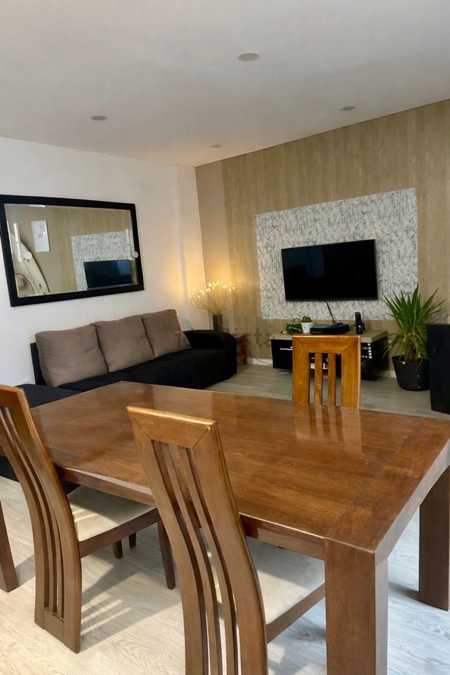 出租房间在Rua Ilha de São Tomé, 19 - 客厅