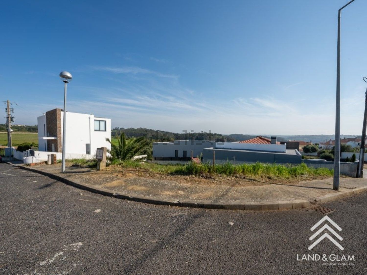 小楼房或独栋别墅出售在Rua da Igreja - 外立面