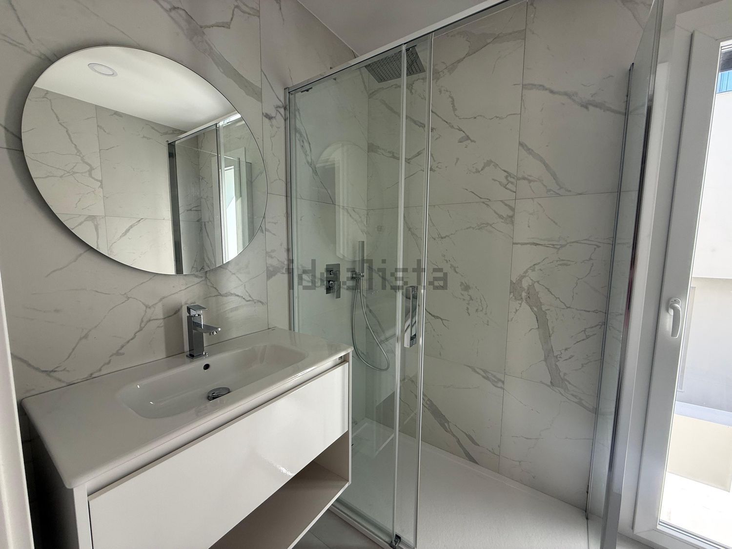 双拼别墅出售在Avenida Raul Brandão, 8 - 卫生间