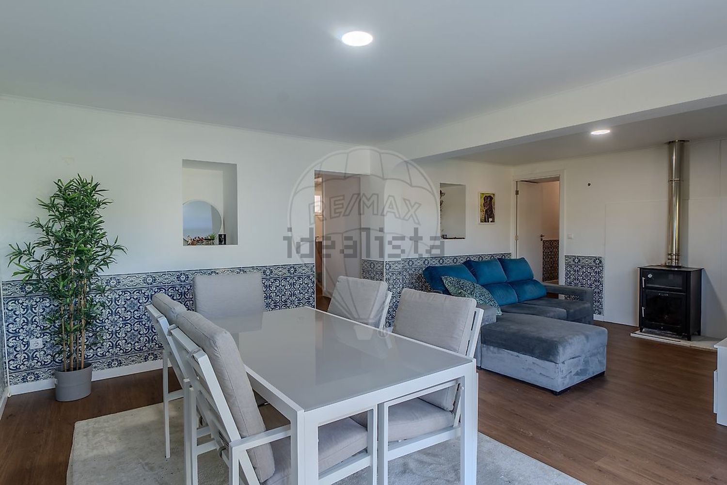 小楼房或独栋别墅出售在São Quintino - 客厅