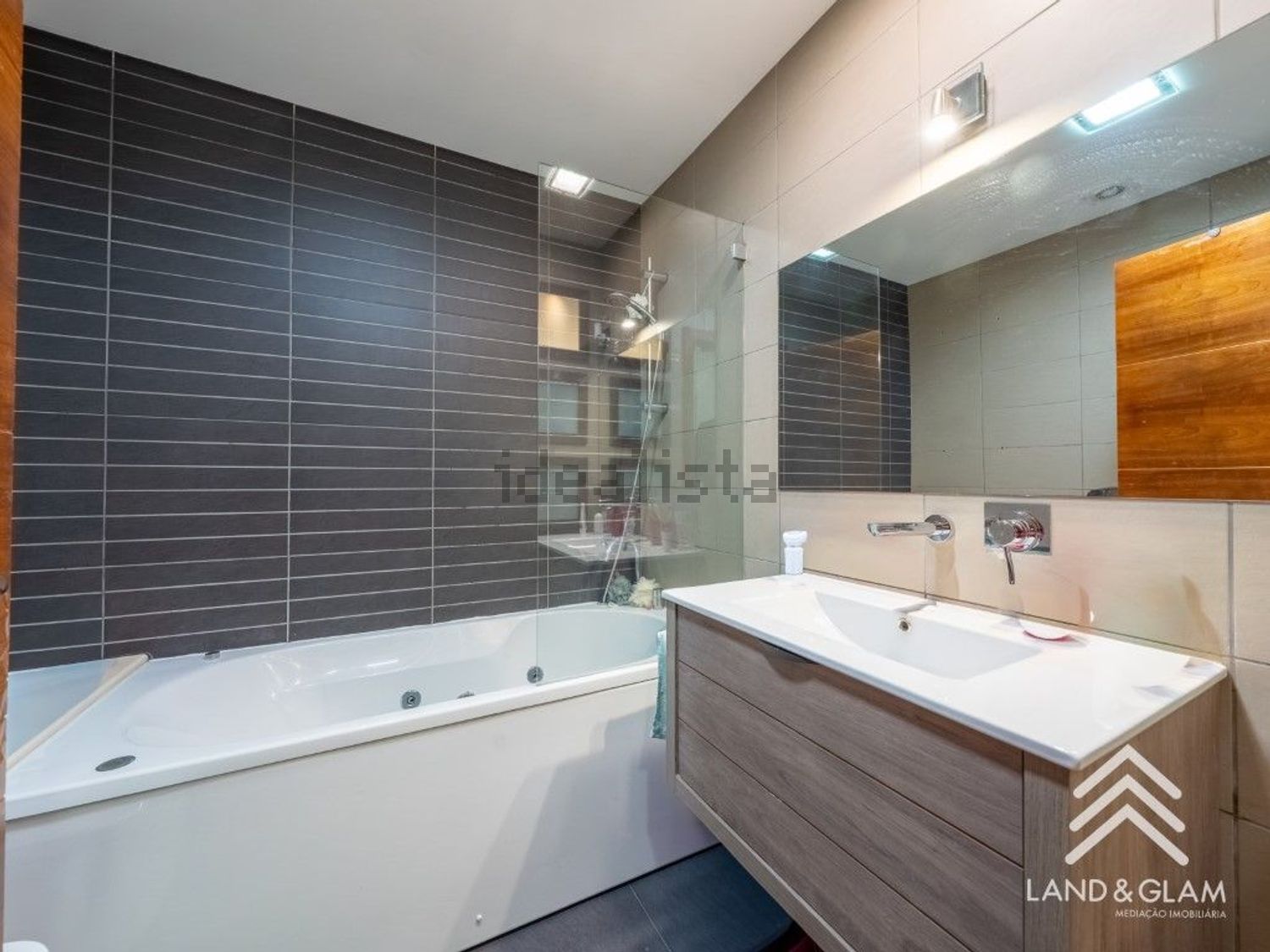 小楼房或独栋别墅出售在Rua das Helenas, 10 - 卫生间