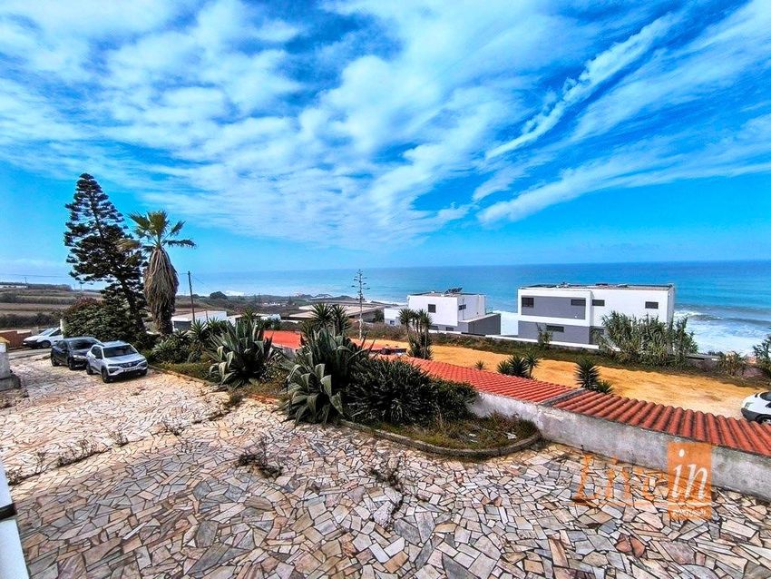 小楼房或独栋别墅出售在Santo Isidoro