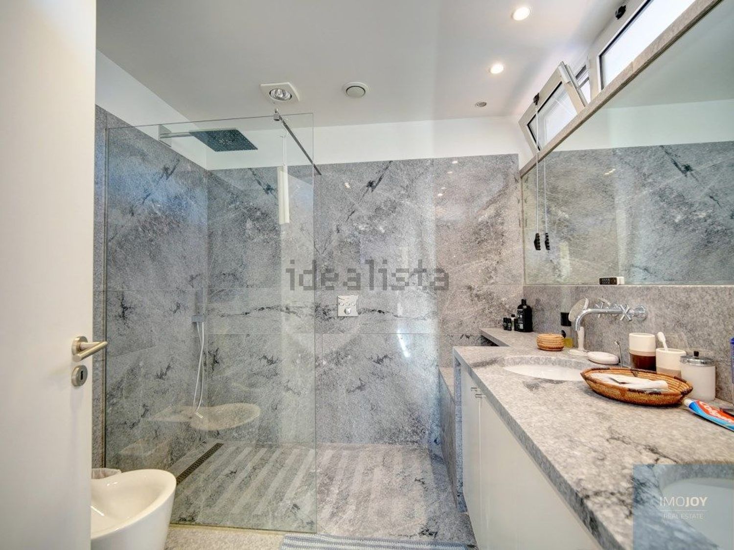 出租小楼房或独栋别墅在Rua Mato da Mina, 41 - 卫生间