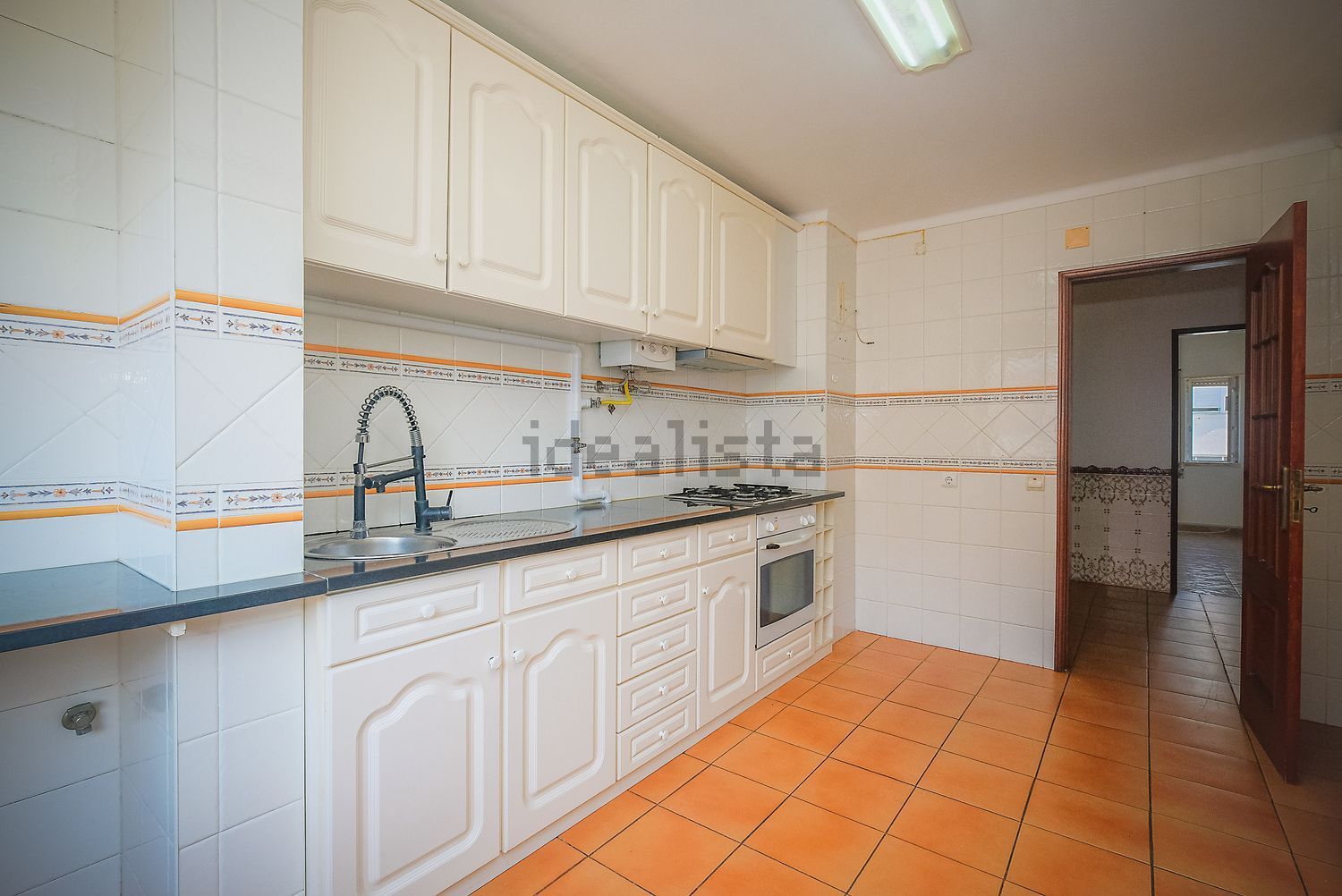 出租公寓 t2在Rua Fernão Mendes Pinto, 32 LoteDrto - 厨房