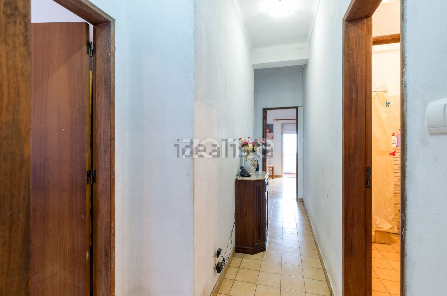 小楼房或独栋别墅出售在Rua da Liberdade, 102 - 过道