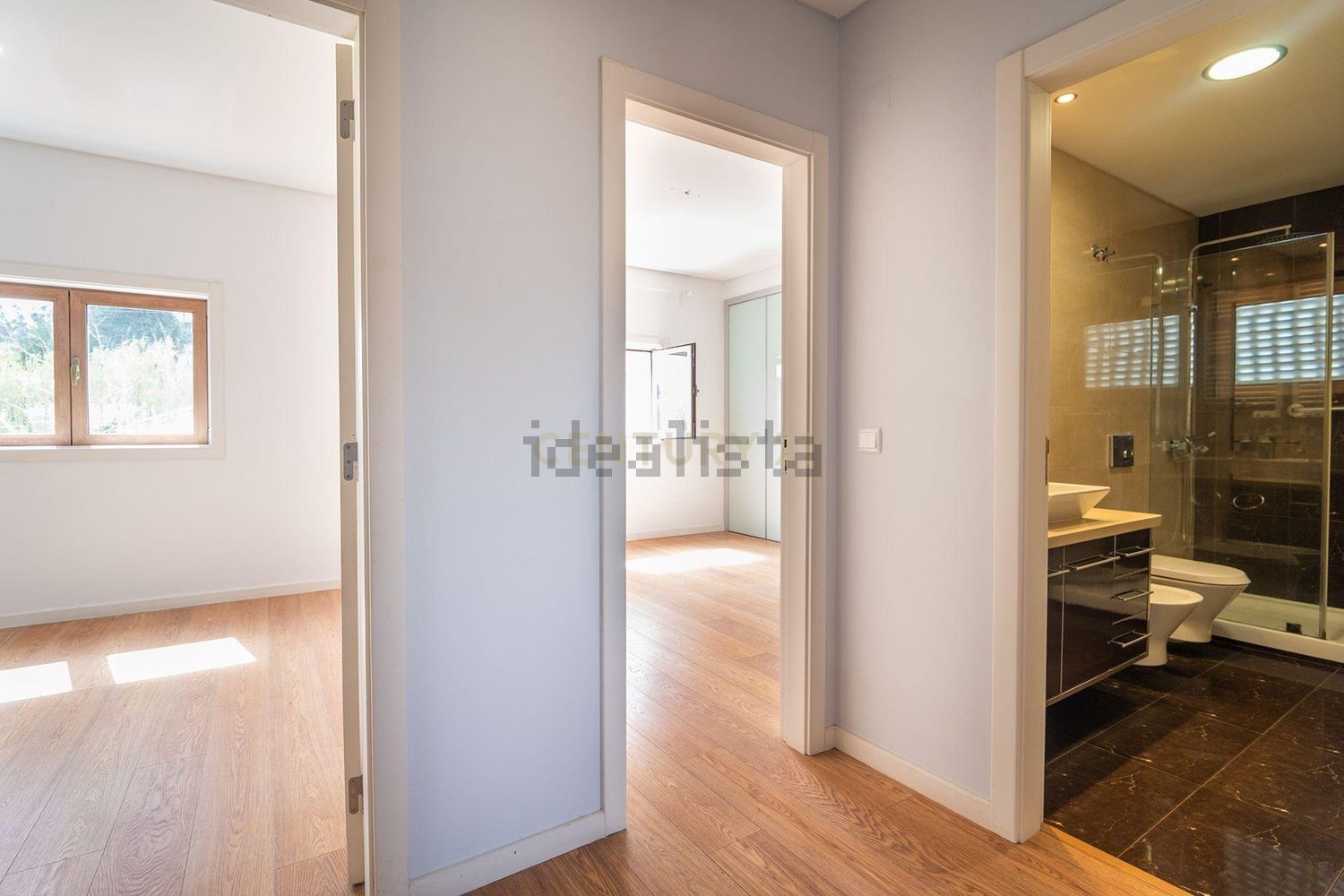 小楼房或独栋别墅出售在Rua Engenheiro José Caetano Salema Garção, 29 - 过道