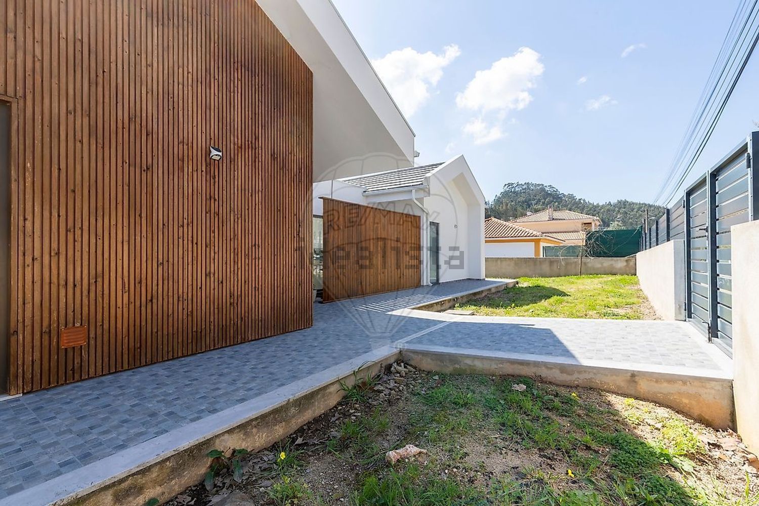 小楼房或独栋别墅出售在Praceta Da Lapa - 外立面