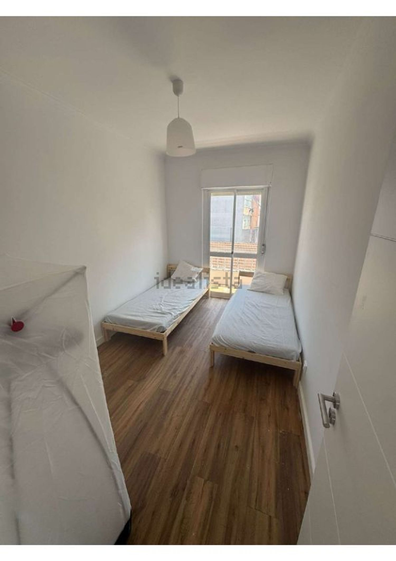 出租房间在Rua Fernão Mendes Pinto, 440 a - 卧室