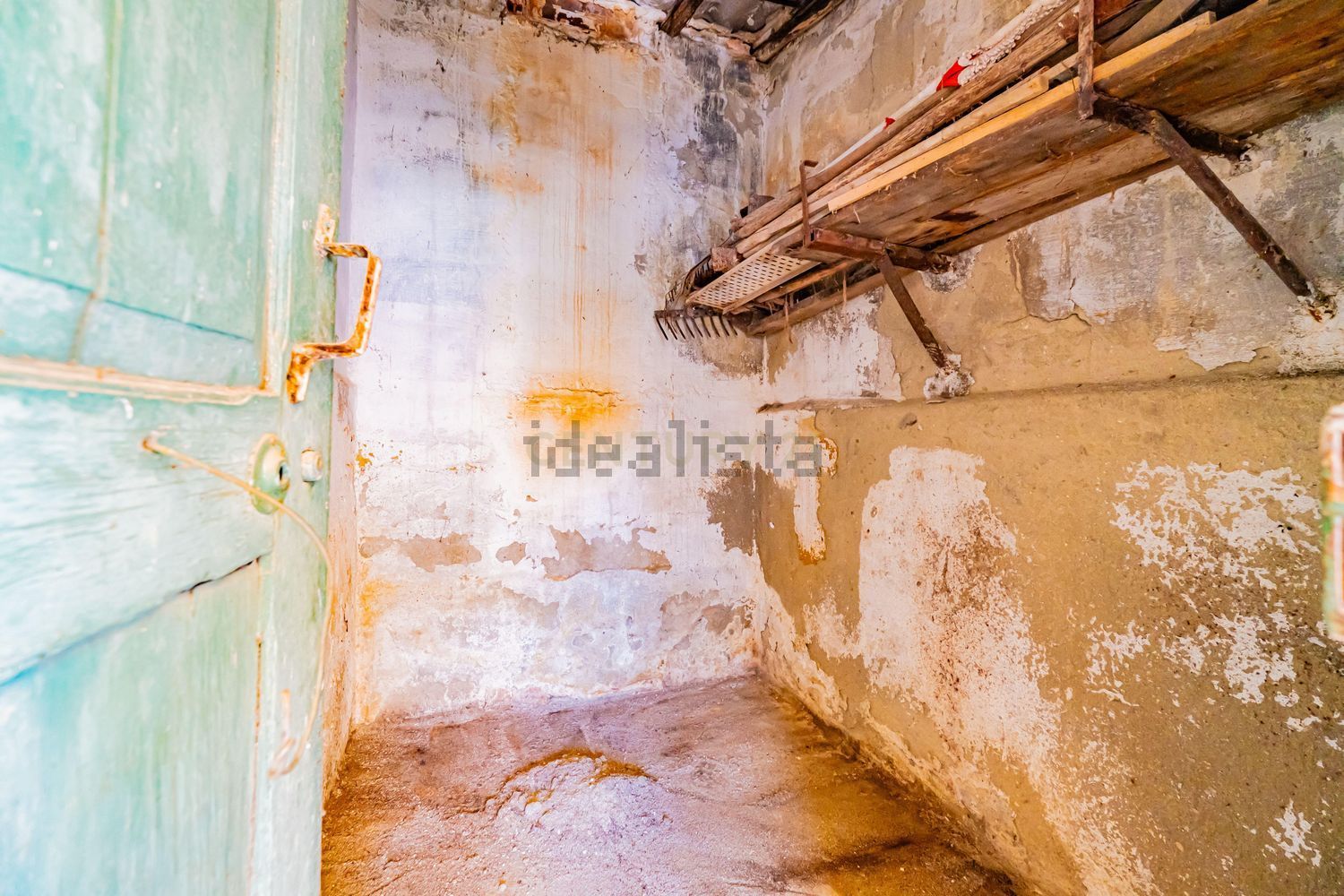 小楼房或独栋别墅出售在Rua General Humberto Delgado, 6 - 照片