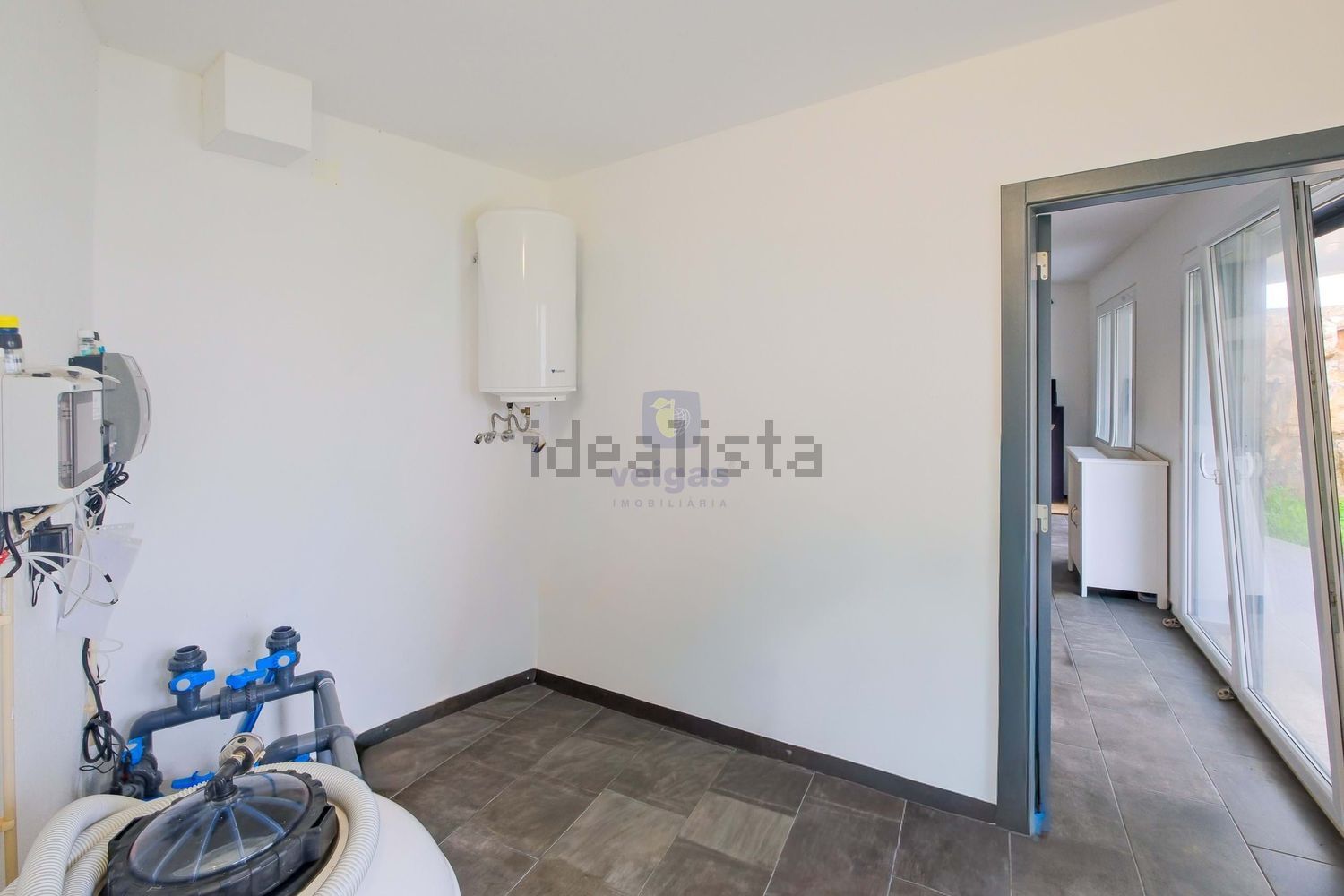 小楼房或别墅出售在Lousa - 过道