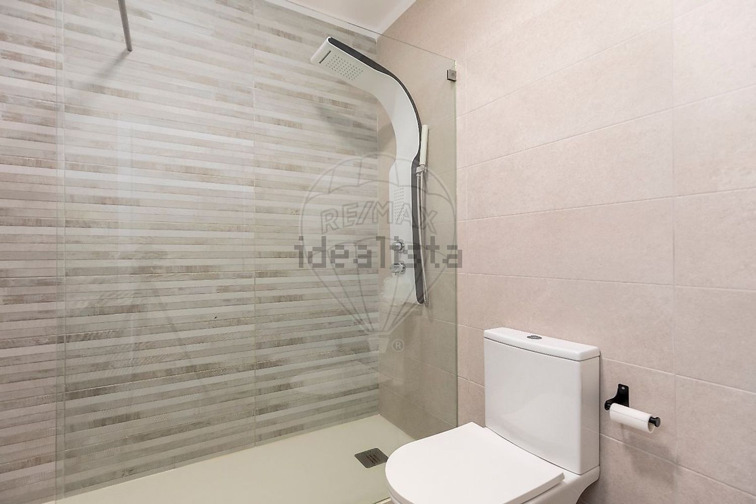 公寓 t2出售在Rua das Rosas - 卫生间