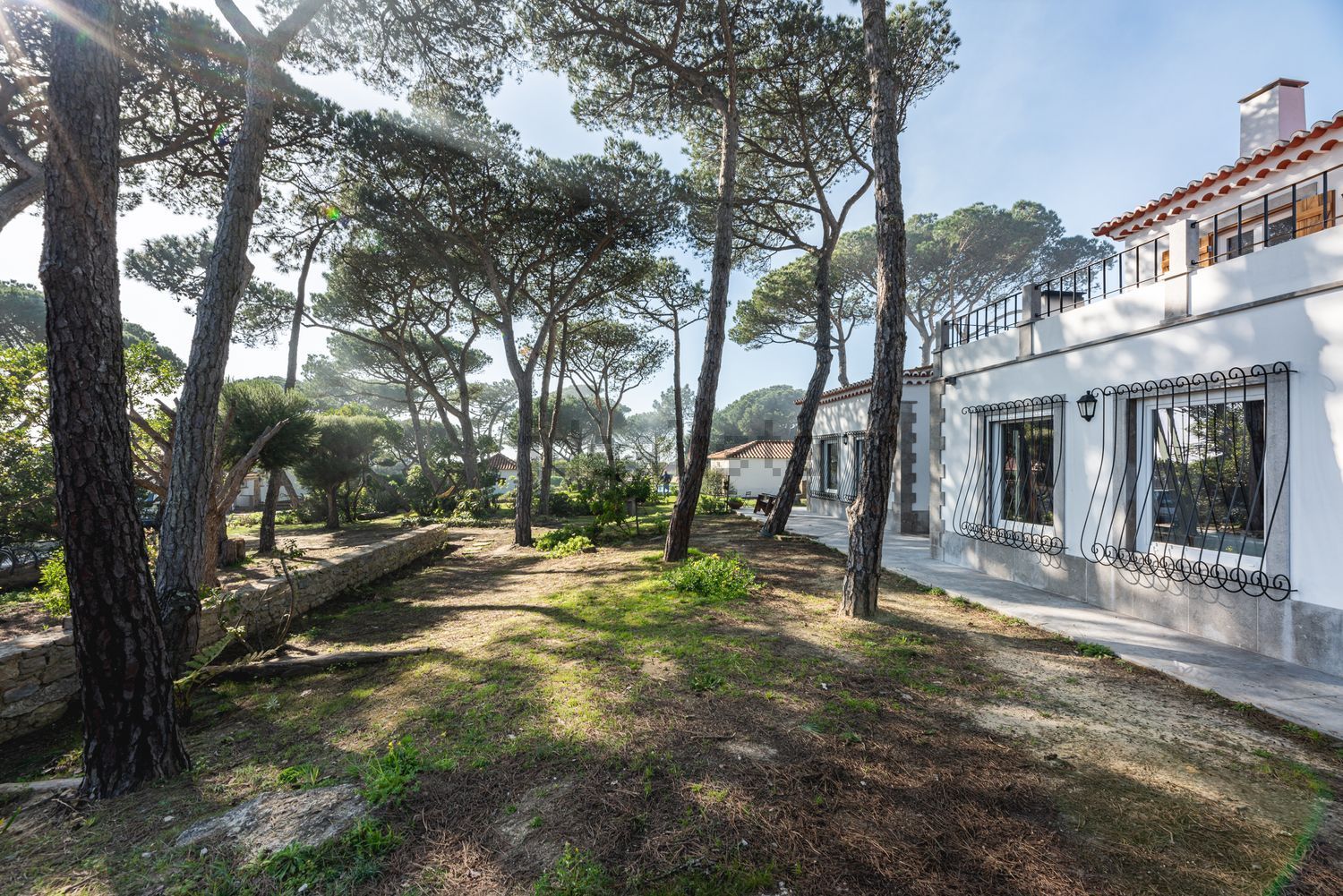 小楼房或独栋别墅出售在Caminho do Rio Touro - 外立面