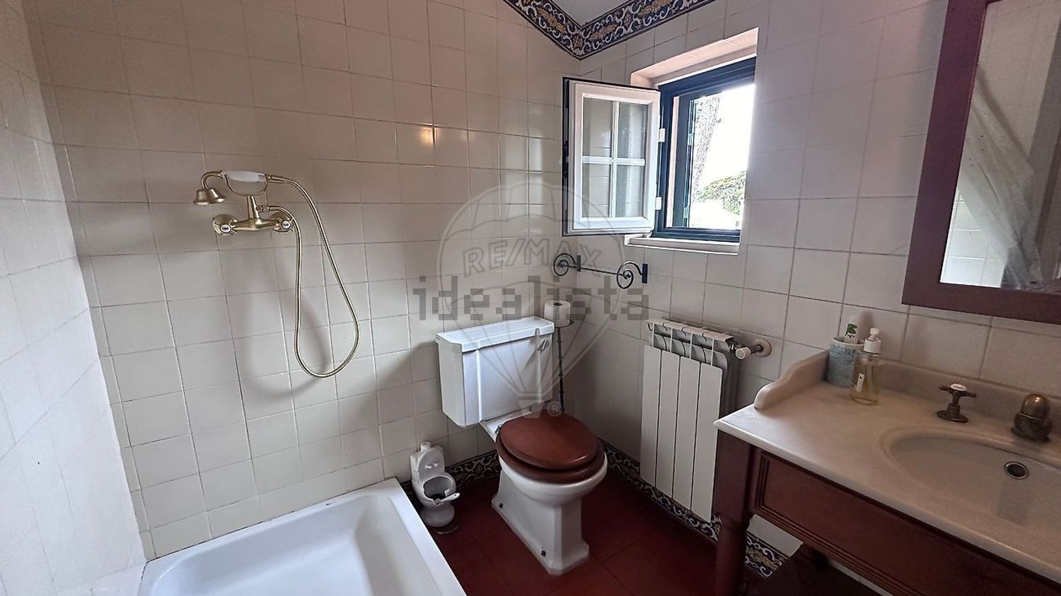 小楼房或独栋别墅出售在Rua da Mofina - 卫生间