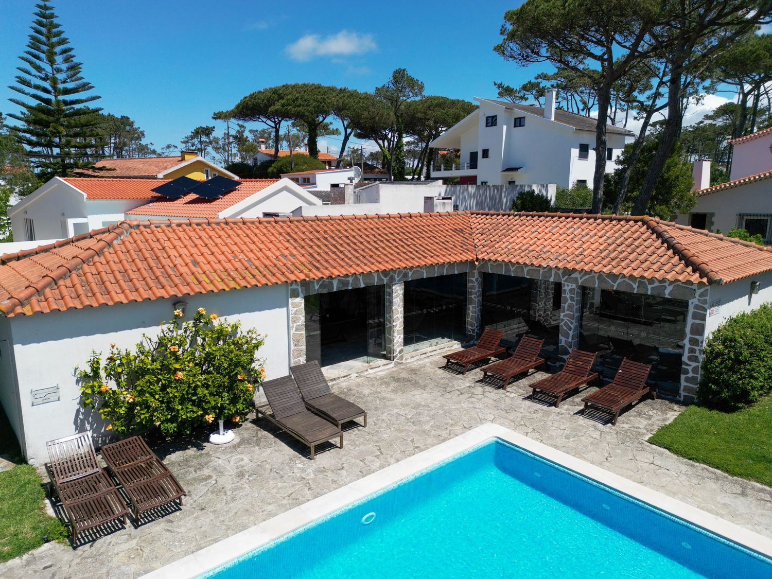 小楼房或独栋别墅出售在Caminho do Rio Touro - 游泳池