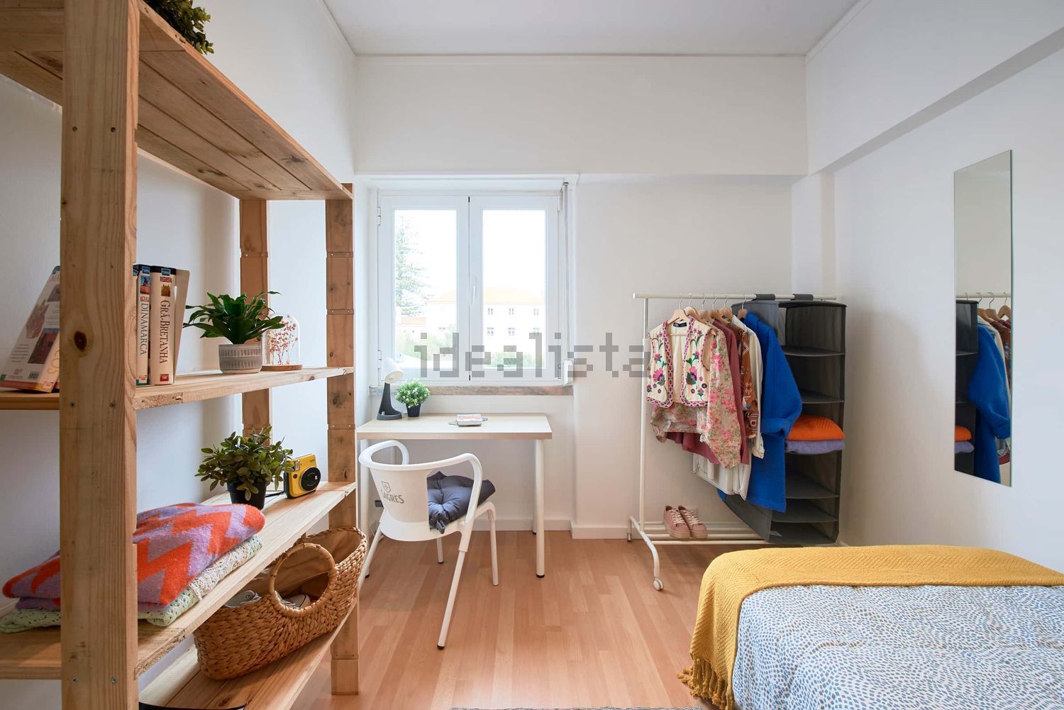 出租房间在Praça Rainha Dona Filipa, 5 - 客厅