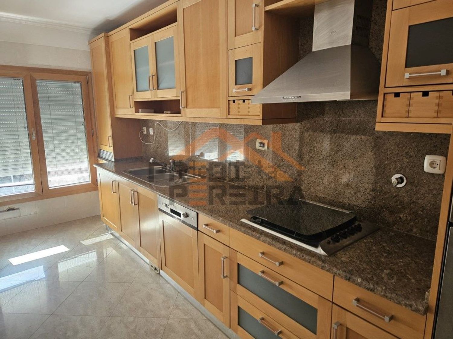 出租公寓 t3在Rua Diogo Guilherme da Silva Alves Furtado, 8 - 厨房