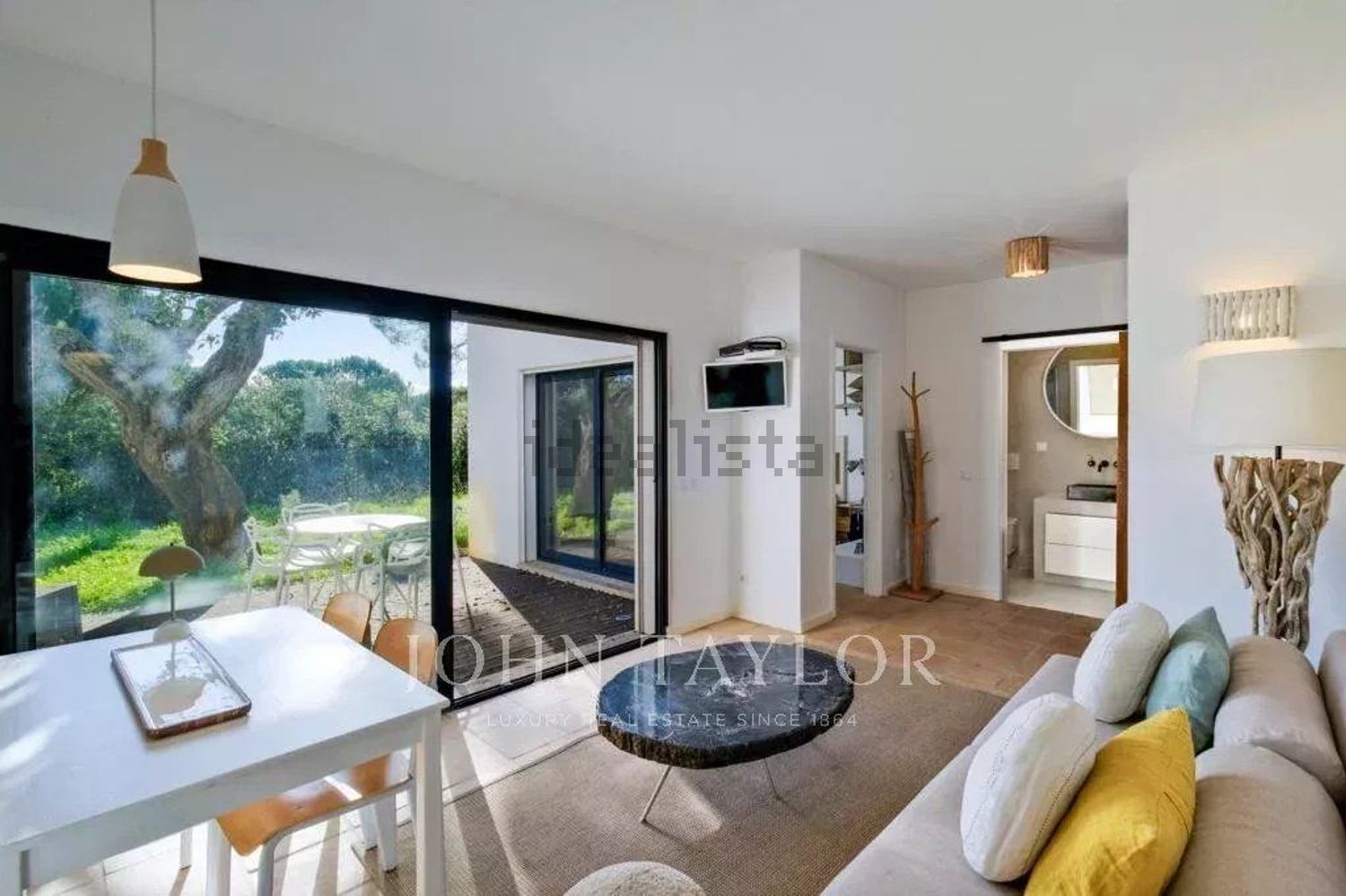 小楼房或独栋别墅出售在Rua de Melides - 客厅