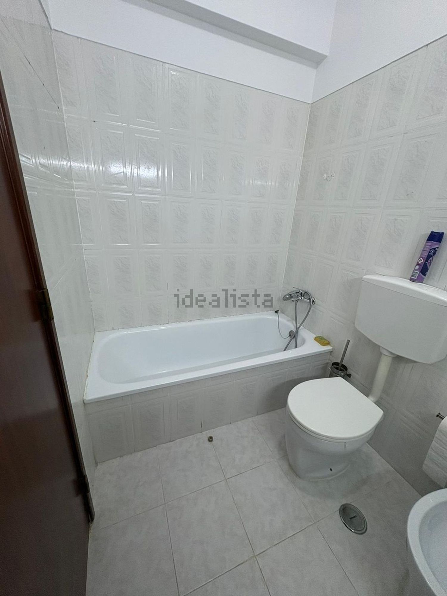 出租公寓 t2在Rua Armando Cortesão, 28 - 卫生间