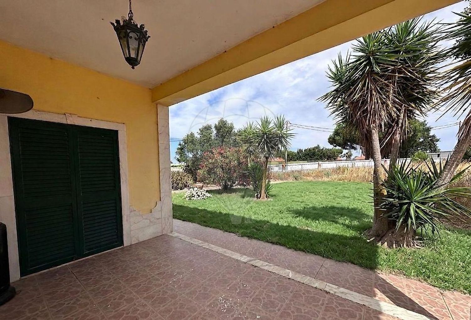 小楼房或独栋别墅出售在Rua do Sol - 外立面